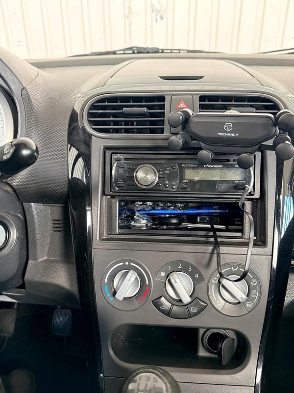 Gebraucht Suzuki Splash 65 PS (47 kW) 2009 Silber Kleinwagen