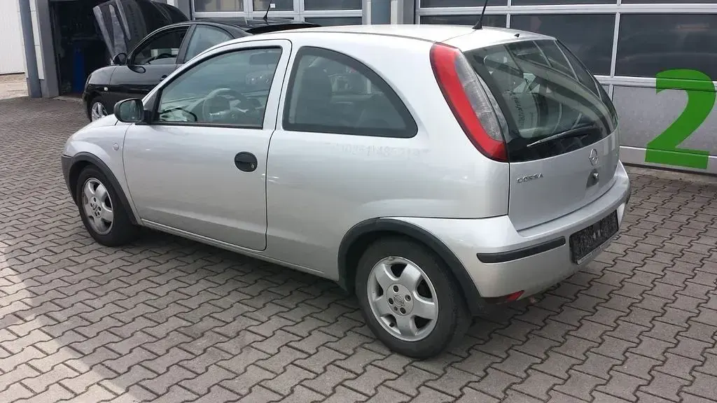 Gebraucht Opel Corsa Njoy 58 PS (42 kW) 2003 Silber Kleinwagen