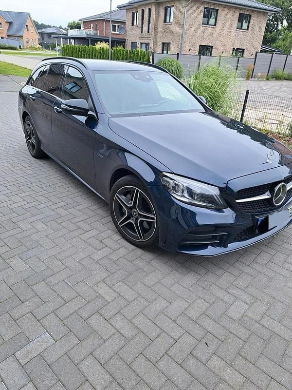 Blau Gebraucht 2021 Mercedes E300 Kombi | 29.990 € (Guter Preis) - Bild 1/4