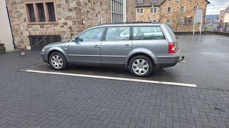 Gebraucht VW Passat Highline 150 PS (110 kW) 2002 Grau Kombi