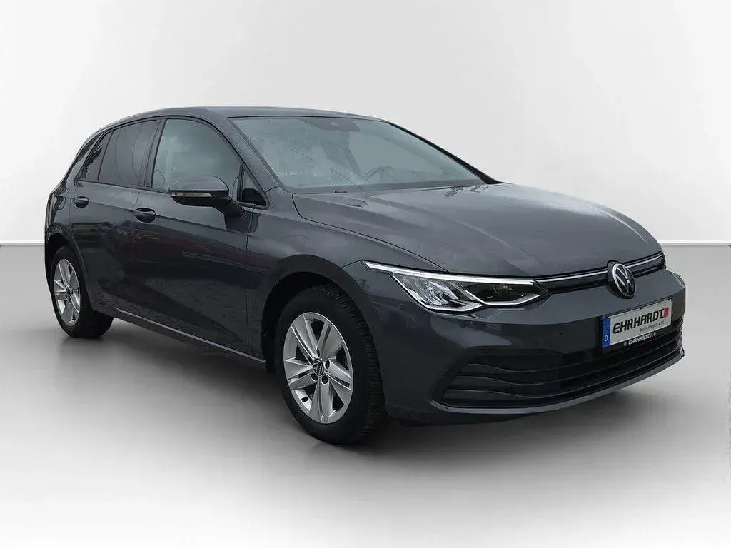Gebraucht VW Golf VIII Life 131 PS (96 kW) 2020 Grau Limousine