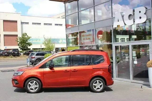 Gebraucht Renault Kangoo Techno 116 PS (85 kW) 2023 Braun Van / Kleinbus