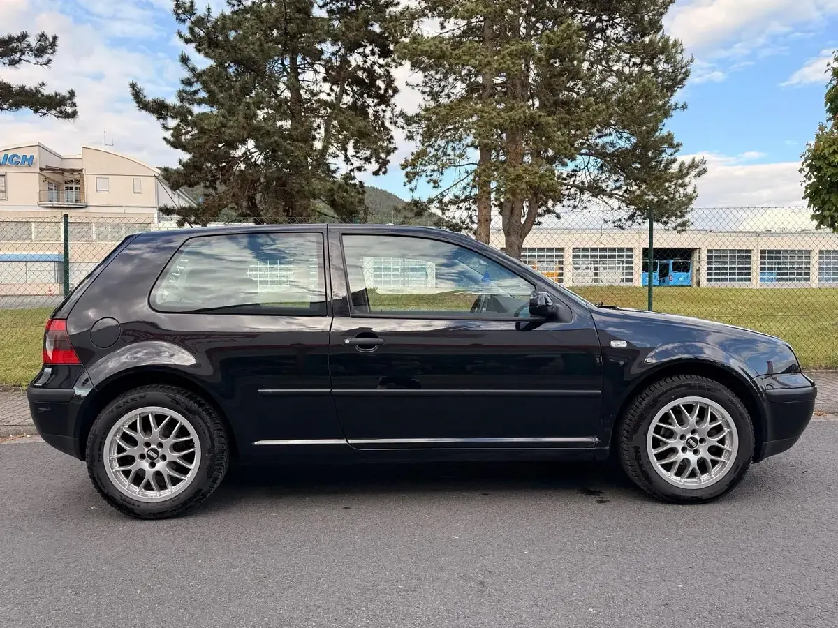 Gebraucht VW Golf IV Edition 105 PS (77 kW) 2001 Schwarz Coupé