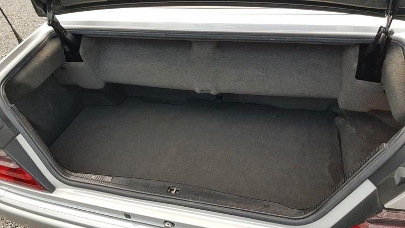 Gebraucht Mercedes E220 150 PS (110 kW) 1996 Silber Cabrio