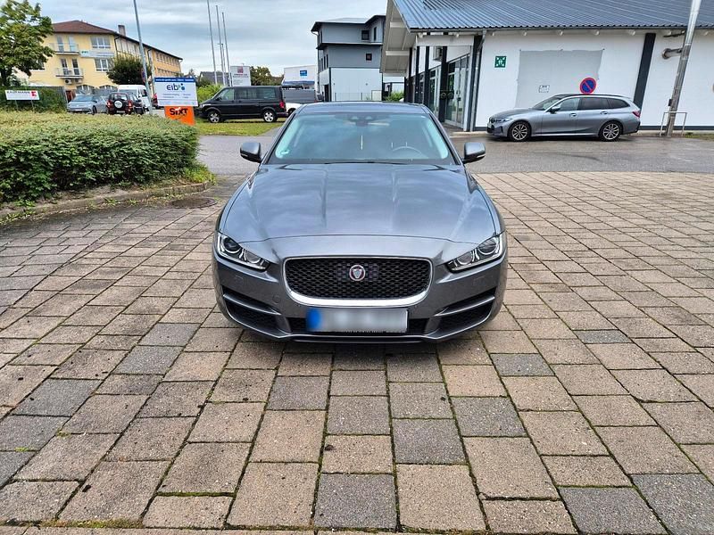 Gebraucht Jaguar XE Prestige 179 PS (131 kW) 2016 Grau Limousine