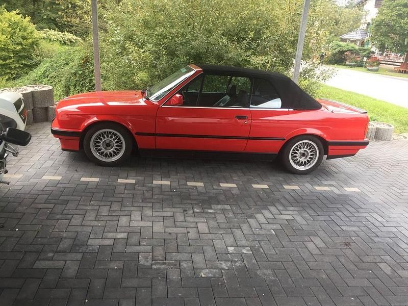 Gebraucht BMW 325 Cabriolet Performance 170 PS (125 kW) 1993 Rot Cabrio