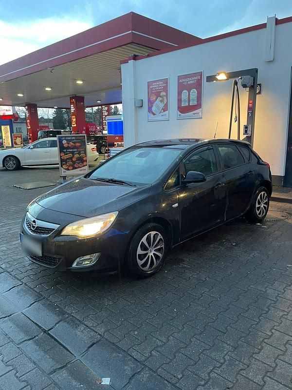 Gebraucht Opel Astra 2011 Schwarz Kleinwagen