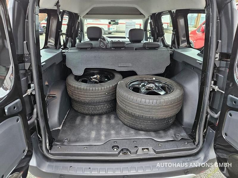 Gebraucht Dacia Dokker Celebration 102 PS (75 kW) 2019 Schwarz Van / Kleinbus