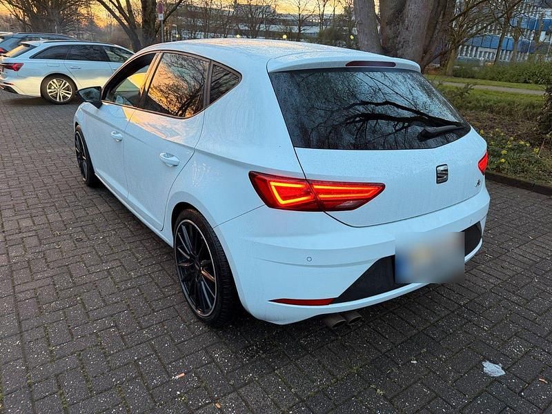 Gebraucht Seat Leon FR 179 PS (131 kW) 2018 Weiß Limousine