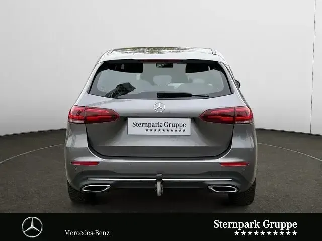 Gebraucht Mercedes B200 Progressive 163 PS (119 kW) 2019 Grau Kleinwagen