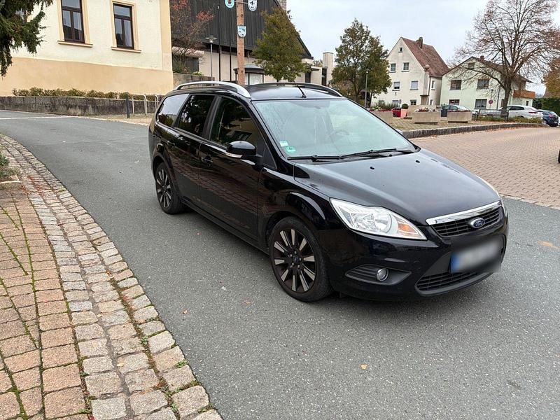 Schwarz Gebraucht 2009 Ford Focus Kombi | 2.100 € (Guter Preis) - Bild 1/4
