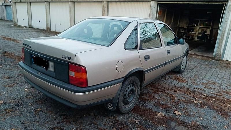 Gebraucht Opel Vectra 116 PS (85 kW) 1990 Beige Kleinwagen