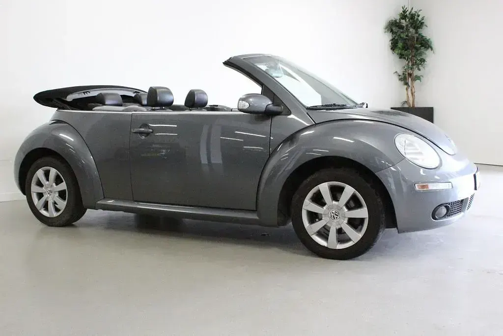 Gebraucht VW New Beetle Trendline 102 PS (75 kW) 2007 Grau Kleinwagen