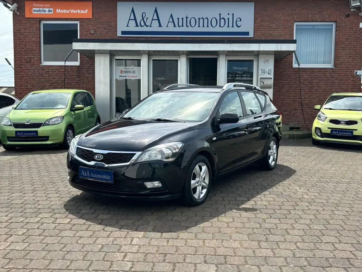 Used Kia Ceed 90 HP (66 kW) 2012 Black Hatchback