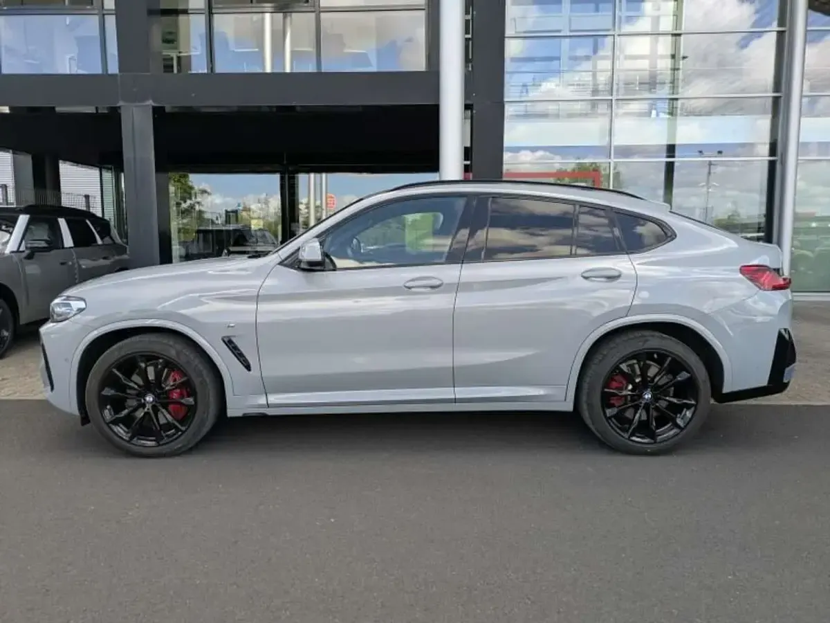 Gebraucht BMW X4 M Sport 190 PS (139 kW) 2023 Grau SUV