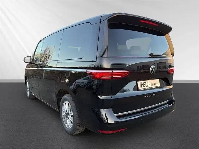 Gebraucht VW Multivan Style 150 PS (110 kW) 2026 Schwarz Van / Kleinbus