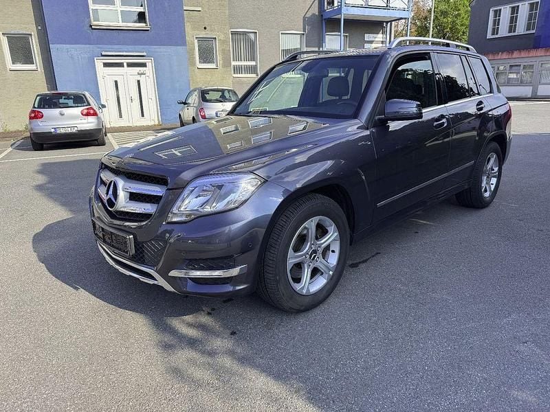 Grau Gebraucht 2012 Mercedes GLK220 SUV | 13.450 € (Fairer Preis) - Bild 1/4