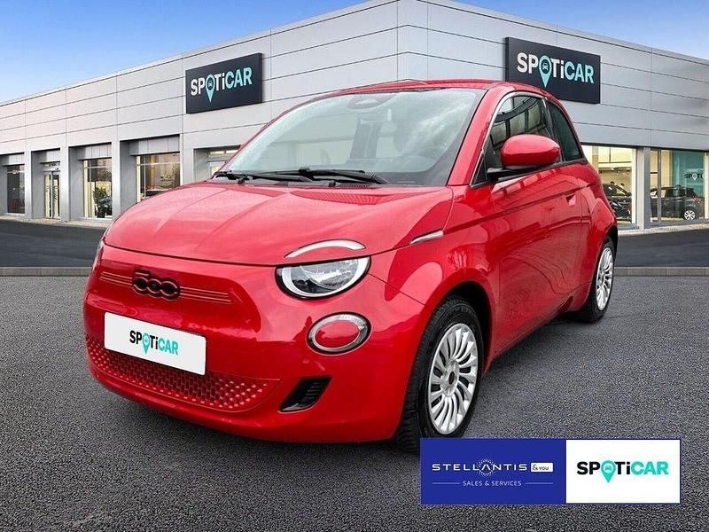 Rot Gebraucht 2023 Fiat 500e Red Kleinwagen | 20.985 € (Fairer Preis) - Bild 1/4