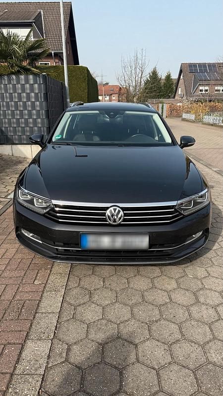 Gebraucht VW Passat Highline 193 PS (141 kW) 2018 Grau Kombi