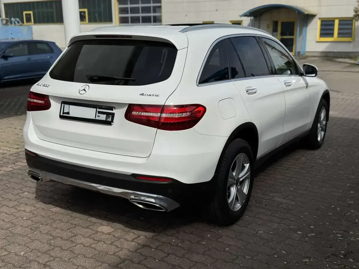 Gebraucht Mercedes GLC300 245 PS (180 kW) 2017 Weiß SUV