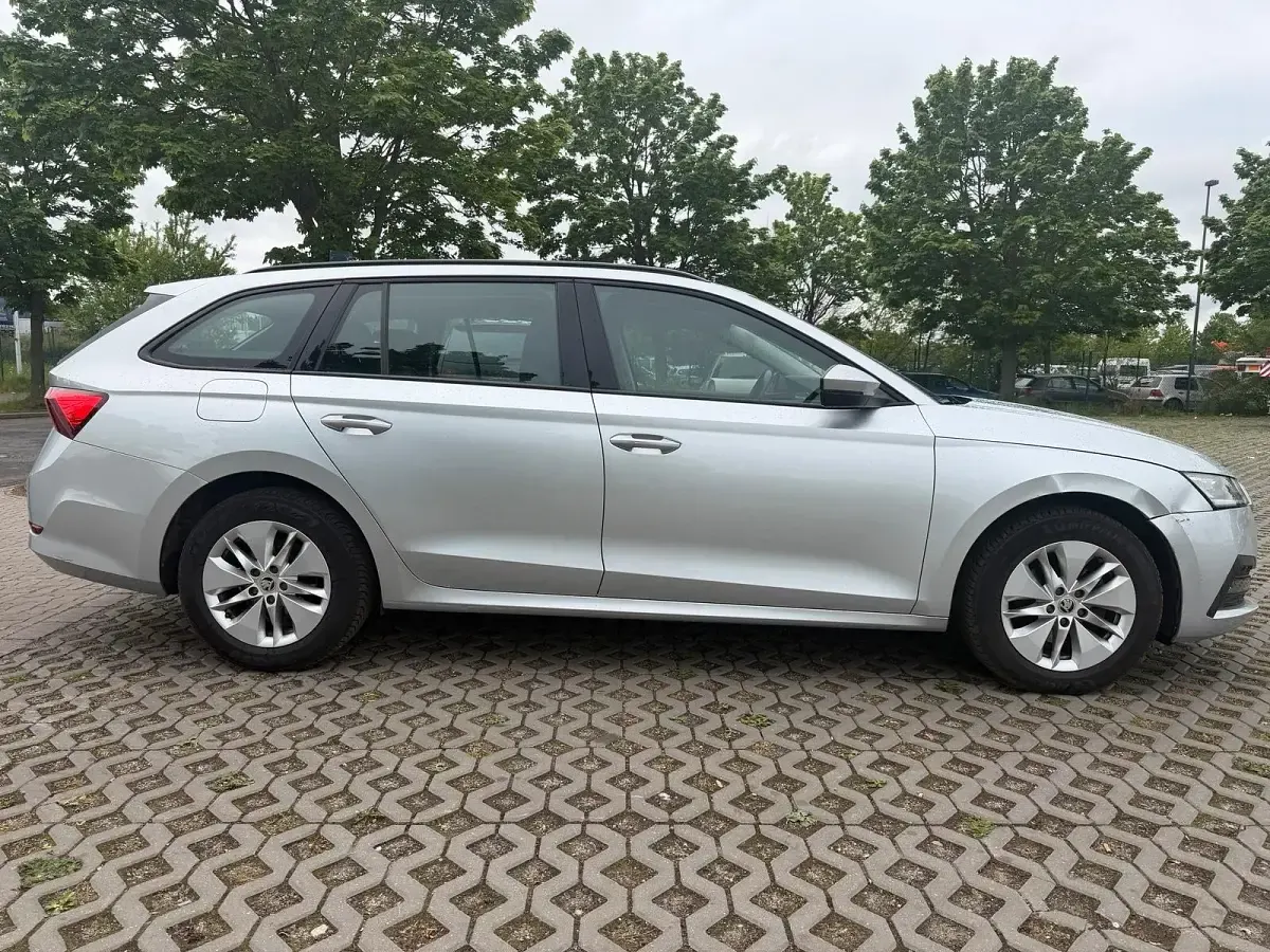 Gebraucht Skoda Octavia 150 PS (110 kW) 2021 Silber Kombi