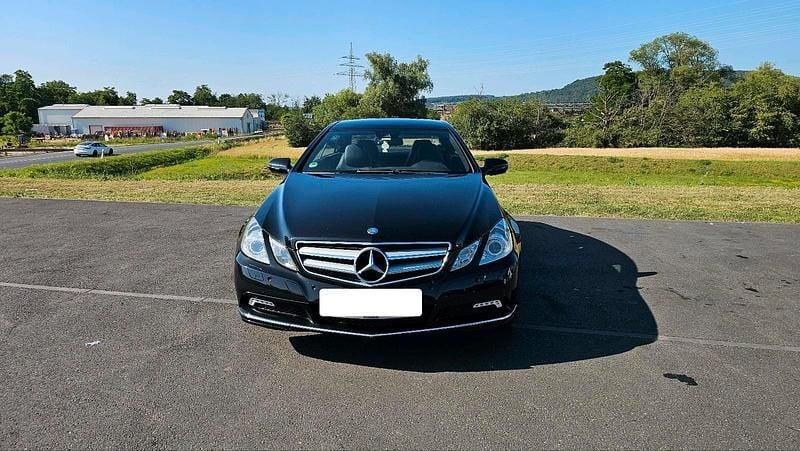Gebraucht Mercedes E350 231 PS (169 kW) 2009 Schwarz Coupé