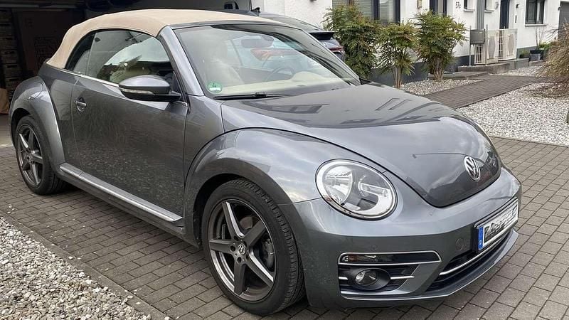 Silber Gebraucht 2018 VW Beetle Cabrio | 34.567 € - Bild 1/4