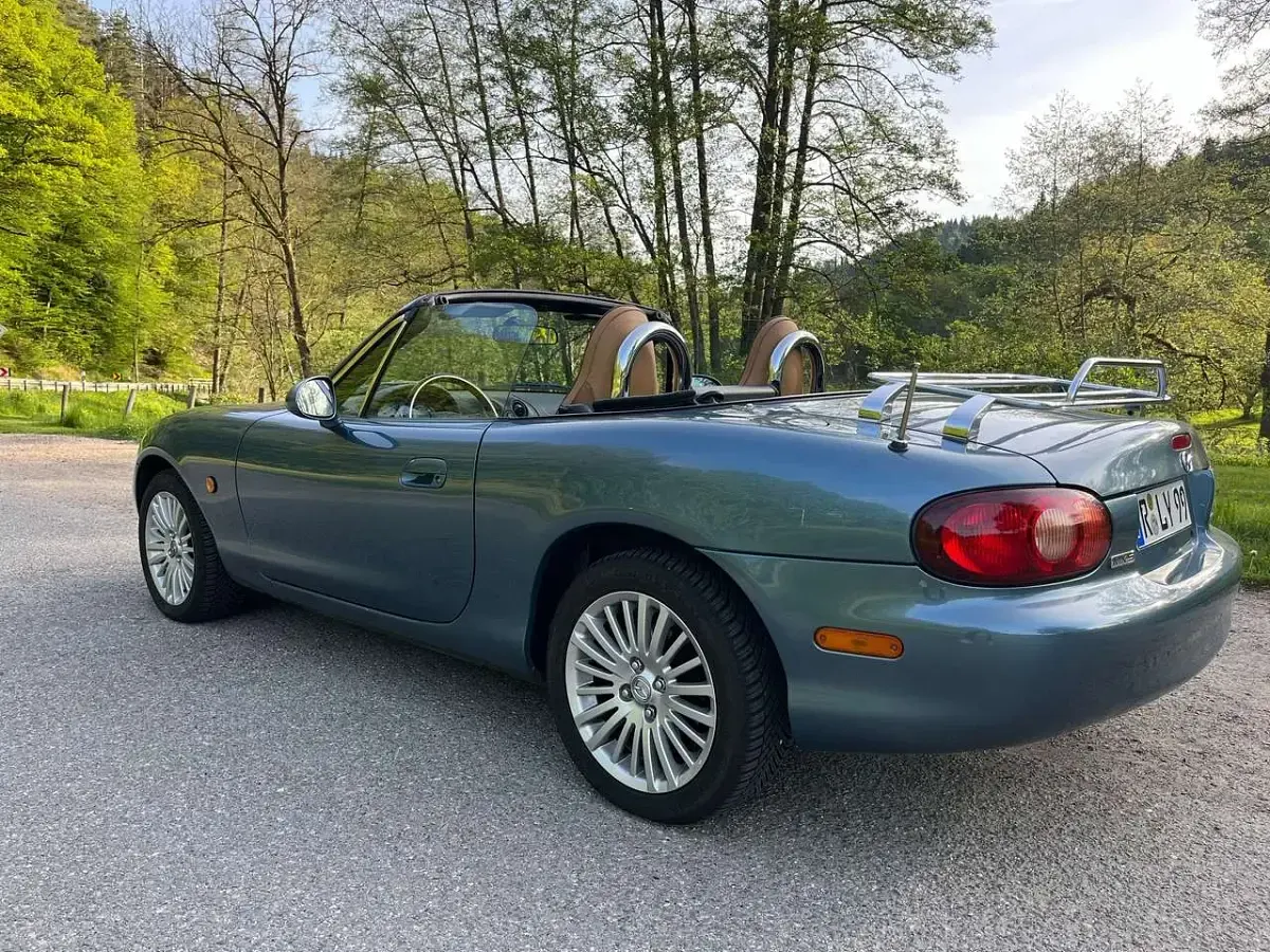 Usata Mazda MX5 Impuls 110 CV (80 kW) 2004 Blu Cabrio