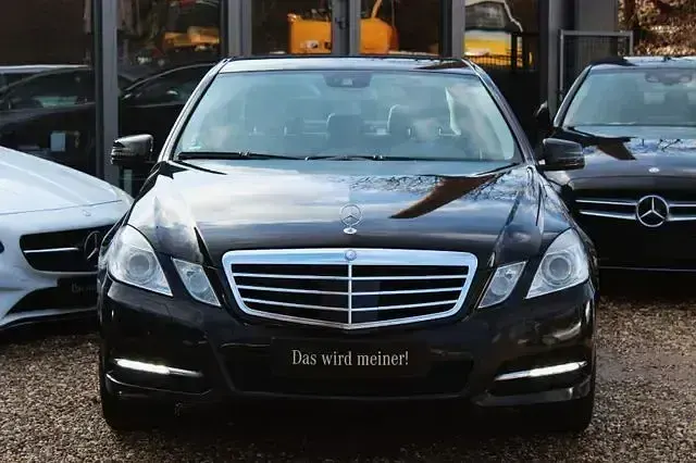 Second-hand Mercedes E350 265 CP (194 kW) 2010 Negru Berlinǎ