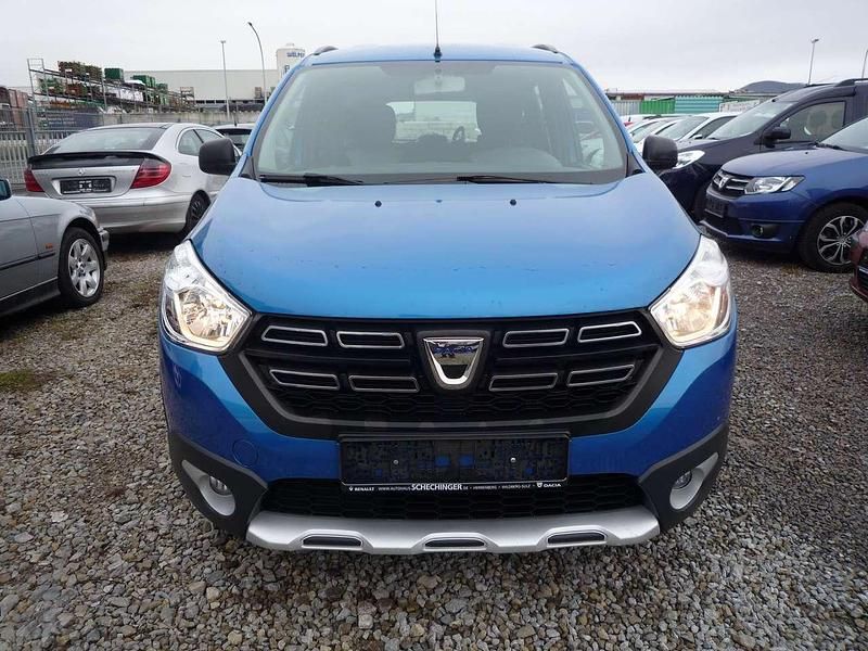 Gebraucht Dacia Lodgy Stepway 102 PS (75 kW) 2018 Blau sky Van / Kleinbus