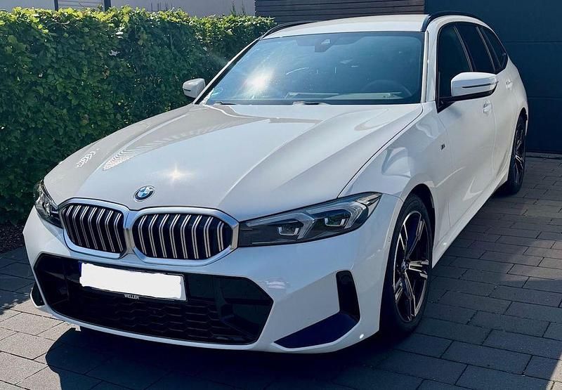 Weiß Gebraucht 2025 BMW 318 M Sport Kombi | 37.500 € (Guter Preis) - Bild 1/4