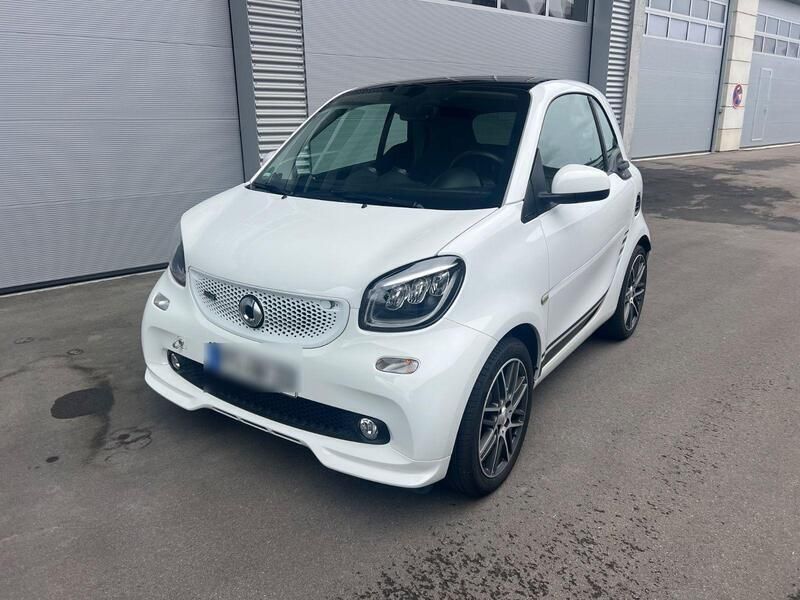 Weiß Gebraucht 2019 Smart ForTwo Coupé Brabus Coupé | 29.000 € - Bild 1/4