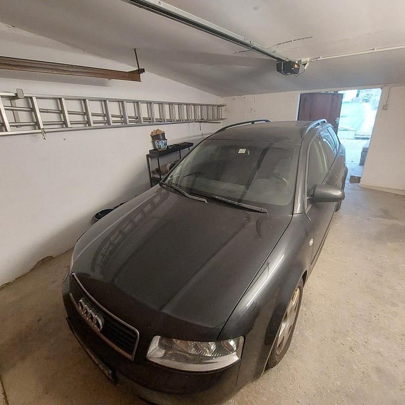 Usata Audi A4 120 CV (88 kW) 2002 Nero Station wagon