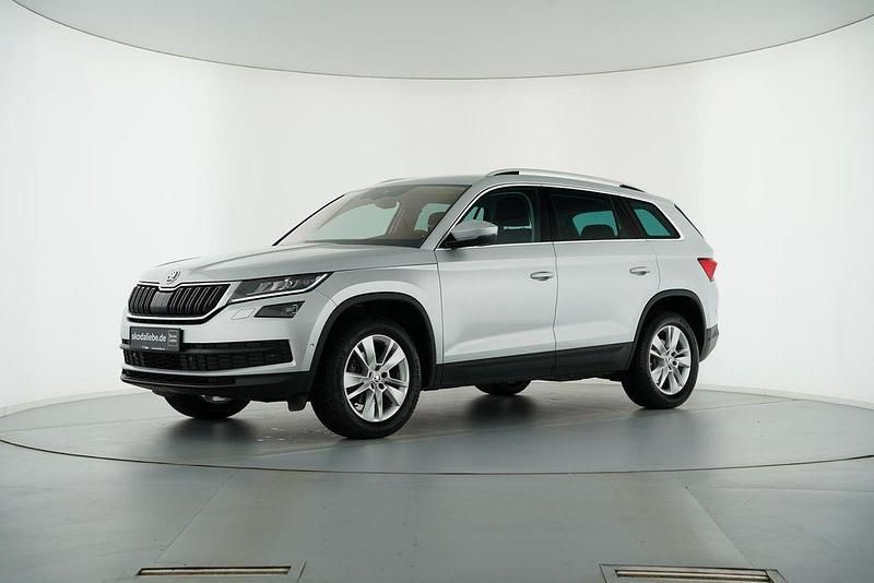 Brilliantsilber metallic Gebraucht 2018 Skoda Kodiaq Style SUV | 24.889 € (Fairer Preis) - Bild 1/4