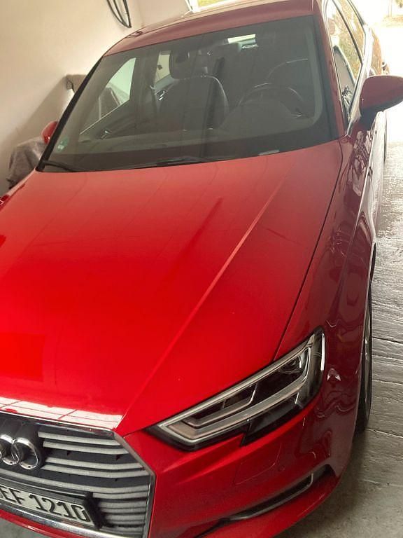 Gebraucht Audi A3 Sport 150 PS (110 kW) 2018 Rot Limousine