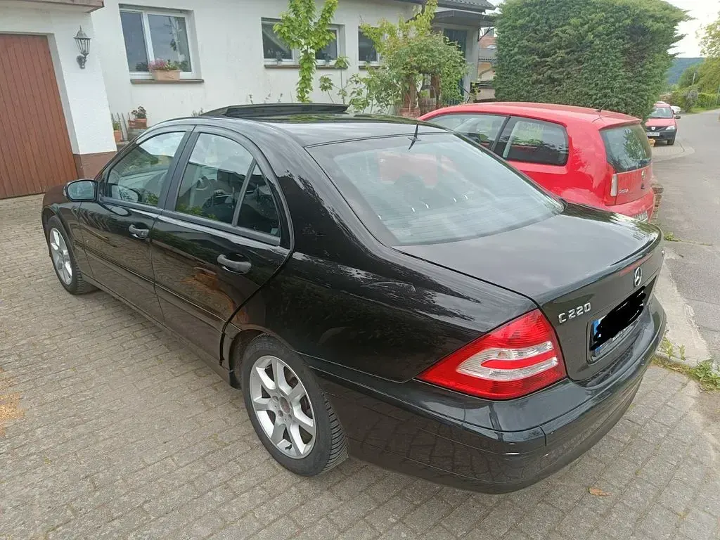 Gebraucht Mercedes 220 150 PS (110 kW) 2005 Schwarz Limousine
