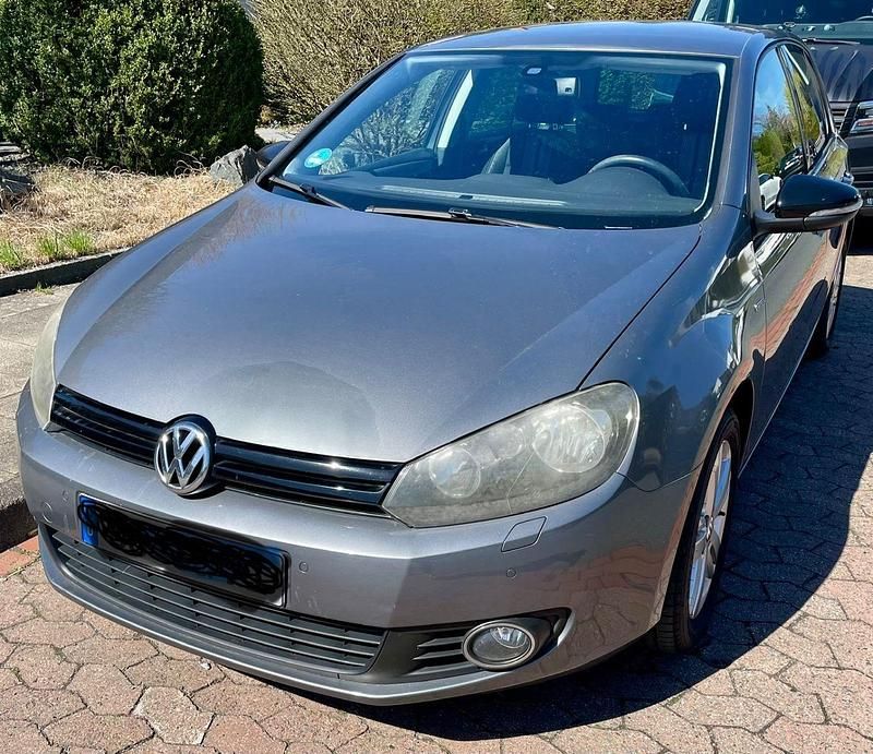 Gebraucht VW Golf VII Trendline 105 PS (77 kW) 2012 Grau Limousine