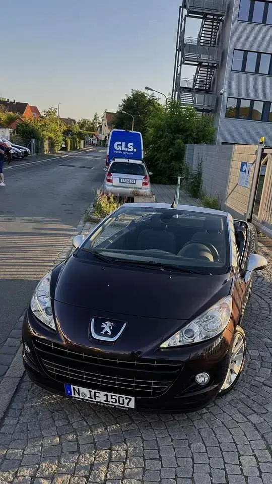 Gebraucht Peugeot 207 CC Active 120 PS (88 kW) 2012 Cabrio