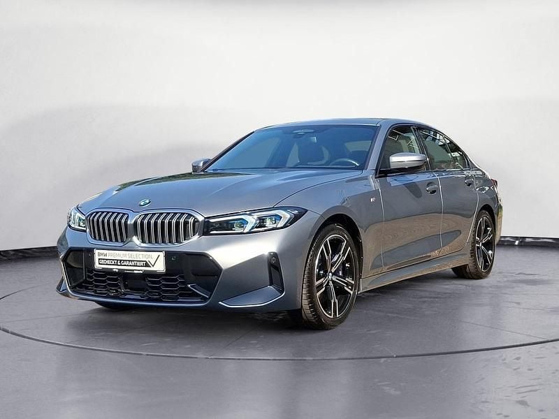 Grau Gebraucht 2024 BMW 330 M Sport Limousine | 46.250 € (Superpreis) - Bild 1/4