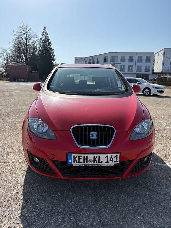Gebraucht Seat Altea XL Ecomotive 105 PS (77 kW) 2011 Rot Van / Kleinbus