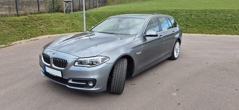 Gebraucht BMW 530 258 PS (189 kW) 2016 Silber Kombi