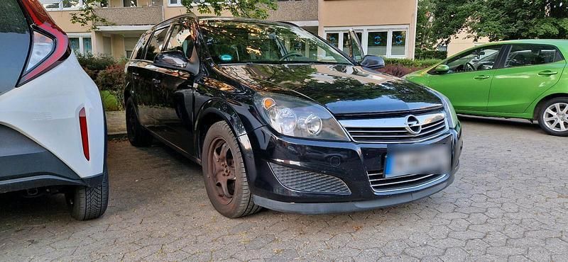 Schwarz Gebraucht 2010 Opel Astra Edition Kombi | 2.200 € (Superpreis) - Bild 1/4