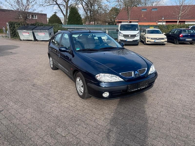 Gebraucht Renault Mégane 95 PS (69 kW) 2000 Blau Kleinwagen