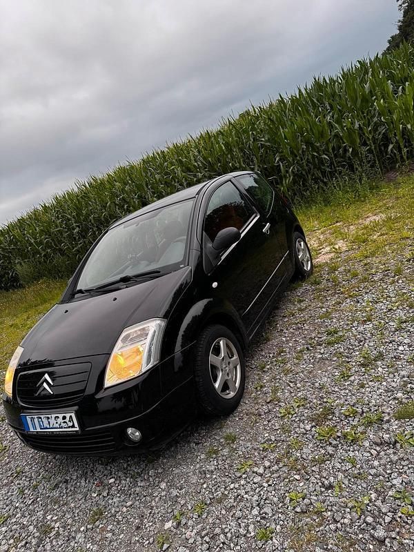 Schwarz Gebraucht 2004 Citroën C2 Kleinwagen | 3.099 € - Bild 1/4