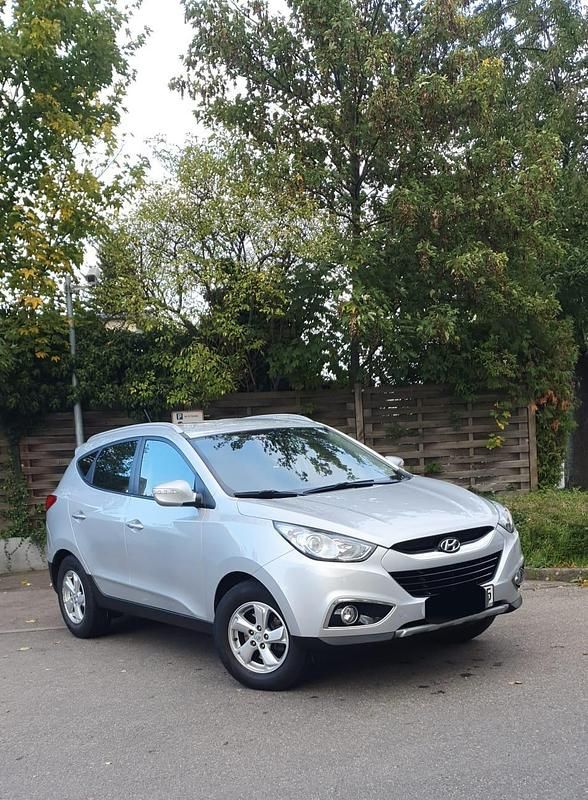 Silber Gebraucht 2012 Hyundai ix35 Style SUV | 11.850 € (Etwas zu teuer) - Bild 1/4