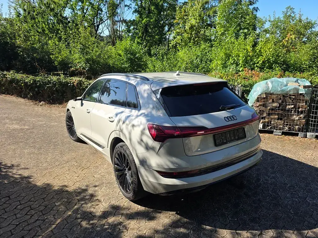 Gebraucht Audi e-tron S-Line 300 kW (408 PS) 2020 Beige SUV