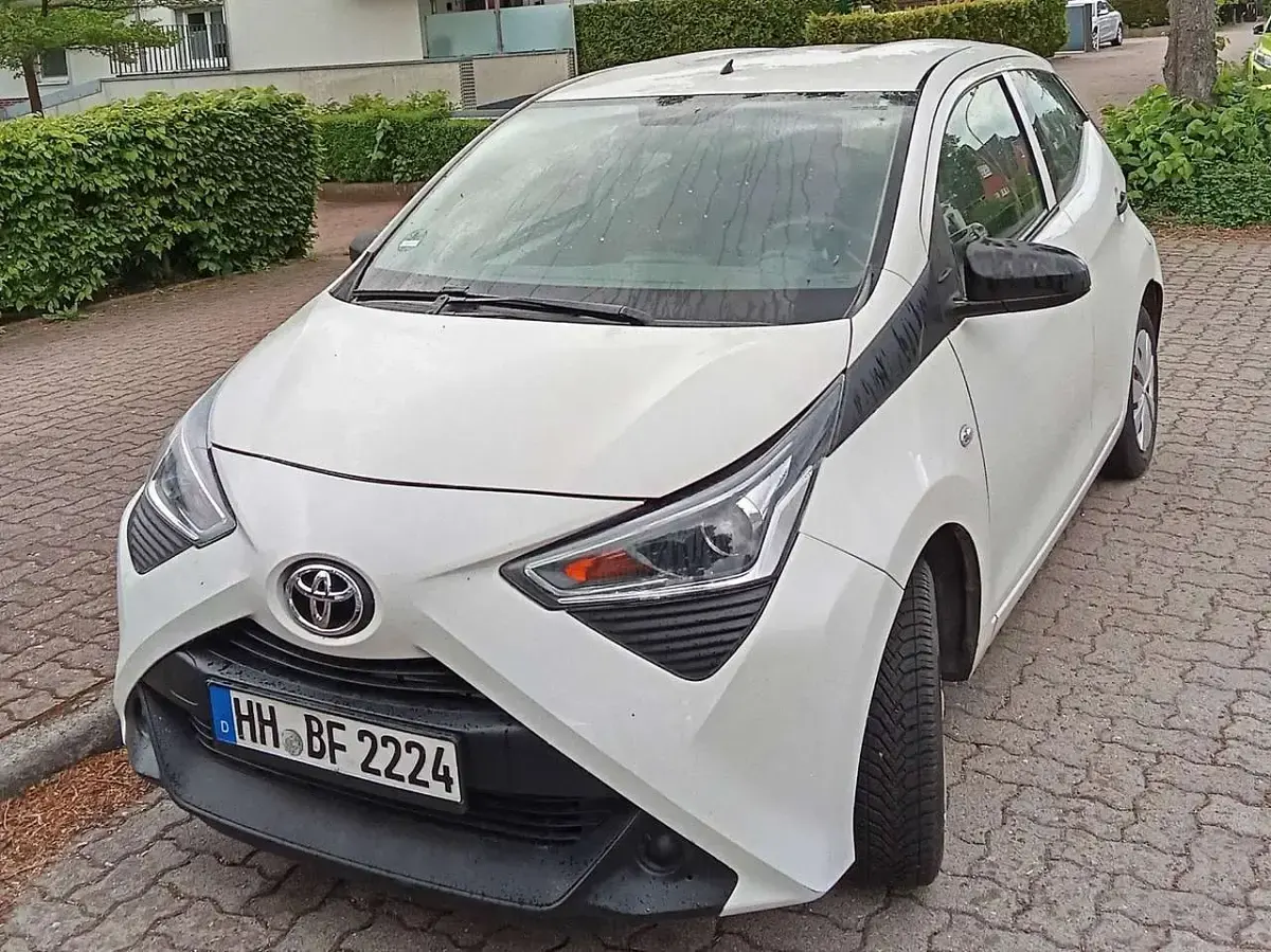 Gebraucht Toyota Aygo Edition-S 69 PS (50 kW) 2019 Weiß Kleinwagen