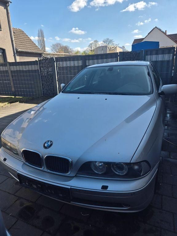 Gebraucht BMW 520 170 PS (125 kW) 2003 Silber Limousine