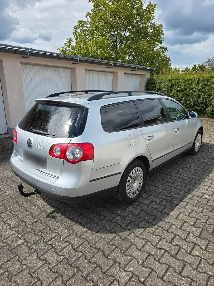 Gebraucht VW Passat 140 PS (102 kW) 2011 Silber Kombi