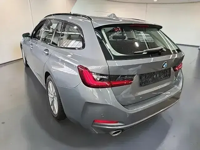 Używany BMW 320 Shadowline 255 KM (187 kW) 2024 Szary Sedan/Limuzyna